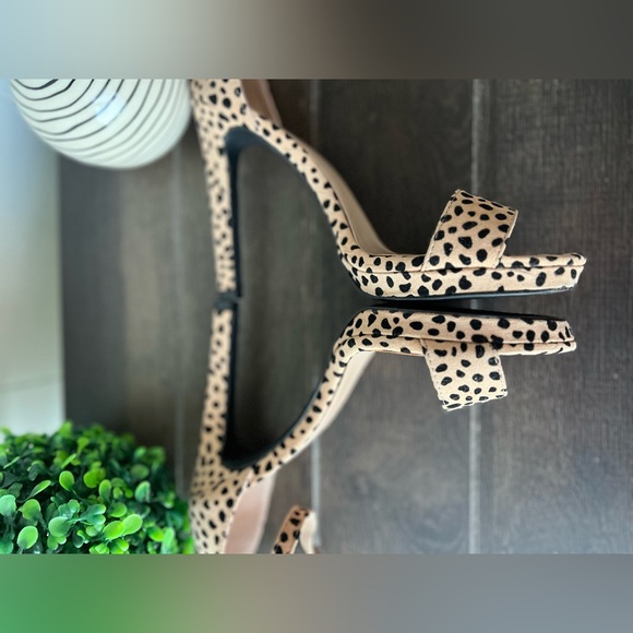 Qupid Faux Suede Cheetah Print Ankle Strap Heels Size 8 - Picture 11 of 13
